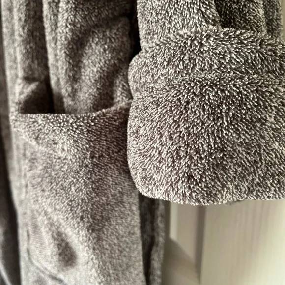 Tommy Bahama Plush Gray Robe - Picture 4 of 8